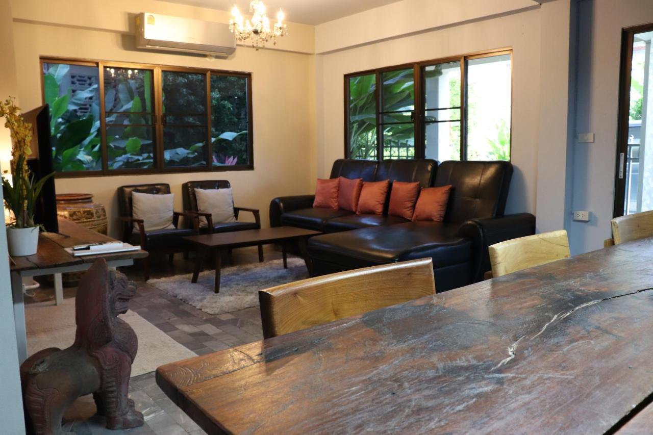 Апартаменты 8Th House @ Center Of Chiangmai Old Town Чиангмай Экстерьер фото